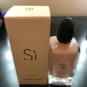New Giorgio Armani Si Eau de parfum